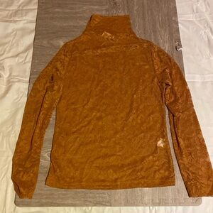 Joyfolie lace top in ginger size large